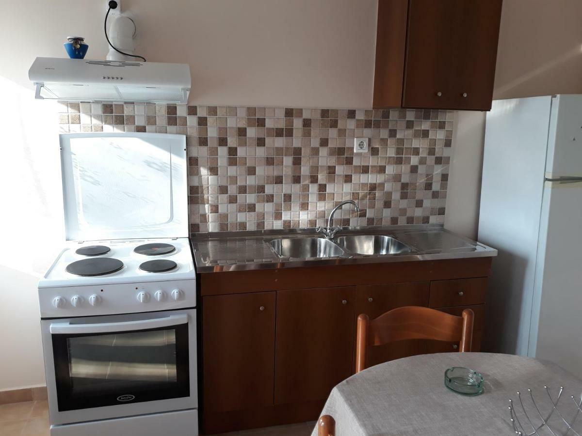 Maria Guesthouse Кинион Экстерьер фото